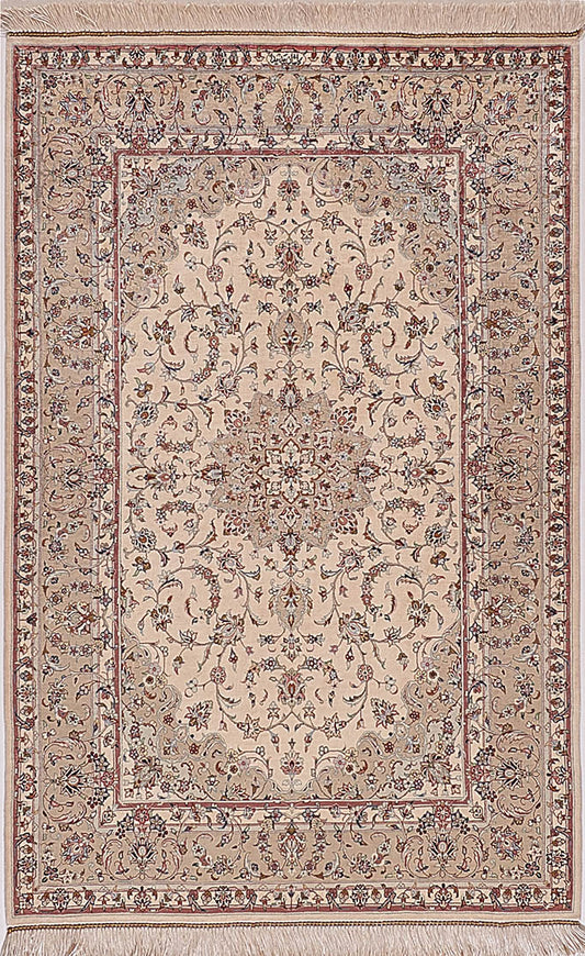 Ghom Seide    148x97