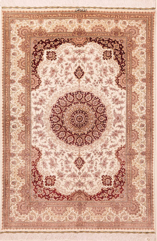 Ghom Seide    154x106